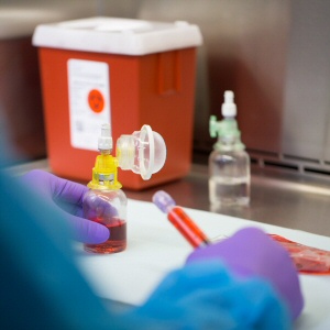Arisure Closed Vial Adapter