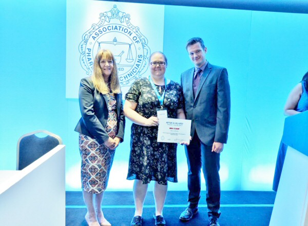 Gemma Purver receiving 1st place alongside Tess Fenn, APTUK and Chris Steng, Helapet Ltd